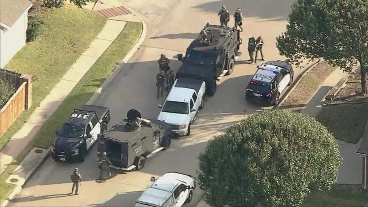 A police chase and standoff on Wednesday afternoon ended with a stabbing and hit-and-run suspect in custody in a south Fort Worth subdivision, near the intersection of Misty Mountain Drive and Deer Trail.
