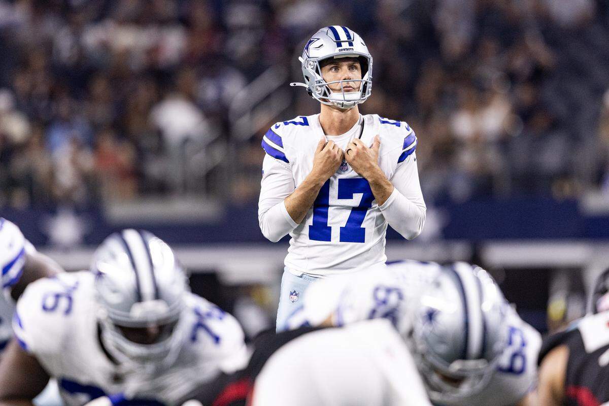 Cowboys kicker Brandon Aubrey (17) prepares to kick a field goal in the second half of an NFL preseason game between the Dallas Cowboys and the Atlanta Falcons at AT&T Stadium in Arlington on Friday, Aug. 22, 2025, 