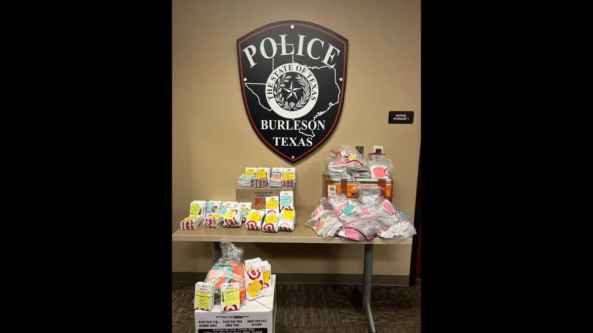 Police in North Texas recently arrested suspects involved in a multi-state gift card tampering ring after investigators recovered more than 4,000 gift cards valued at over $1.7 million, according to the Burleson Police Department.