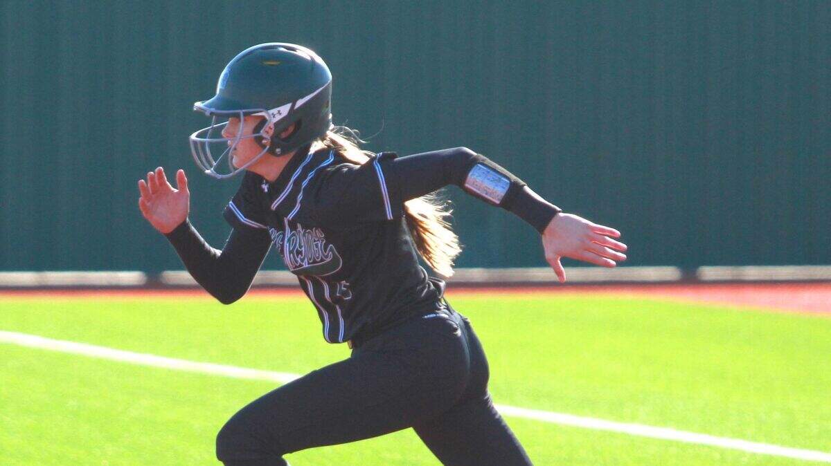 Mansfield Lake Ridge outfielder Tia Warsop (Courtesy)