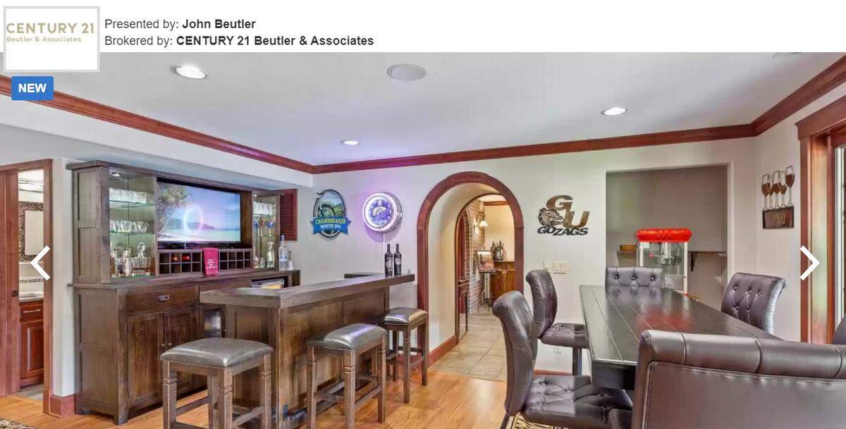Bar and dining area