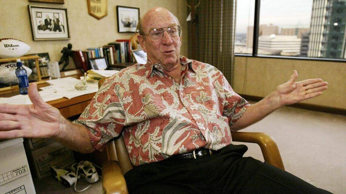 TCU booster and Fort Worth business leader Dick Lowe dies