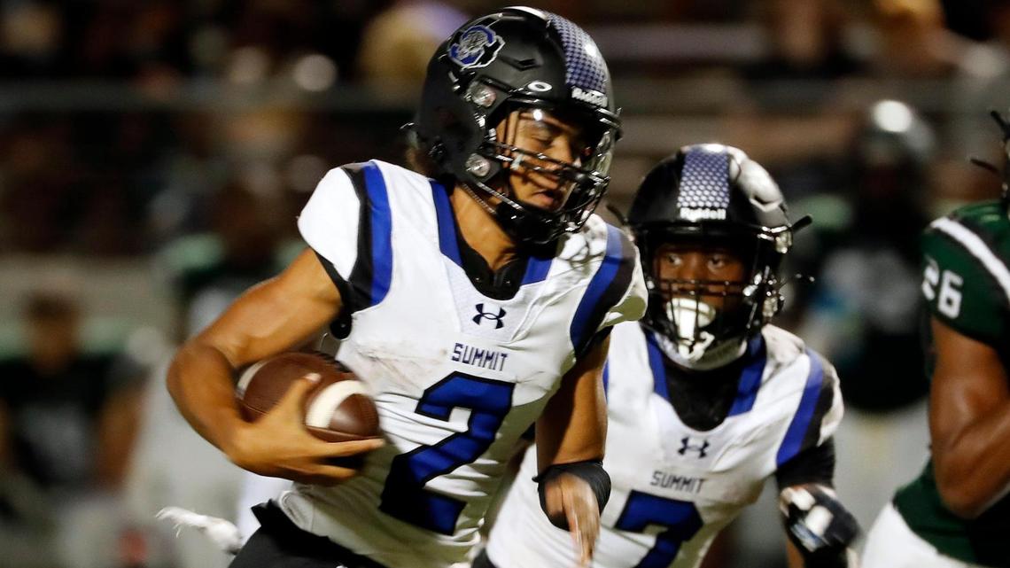 Mansfield Summit edged out Arlington Seguin 35-27 on Tuesday.