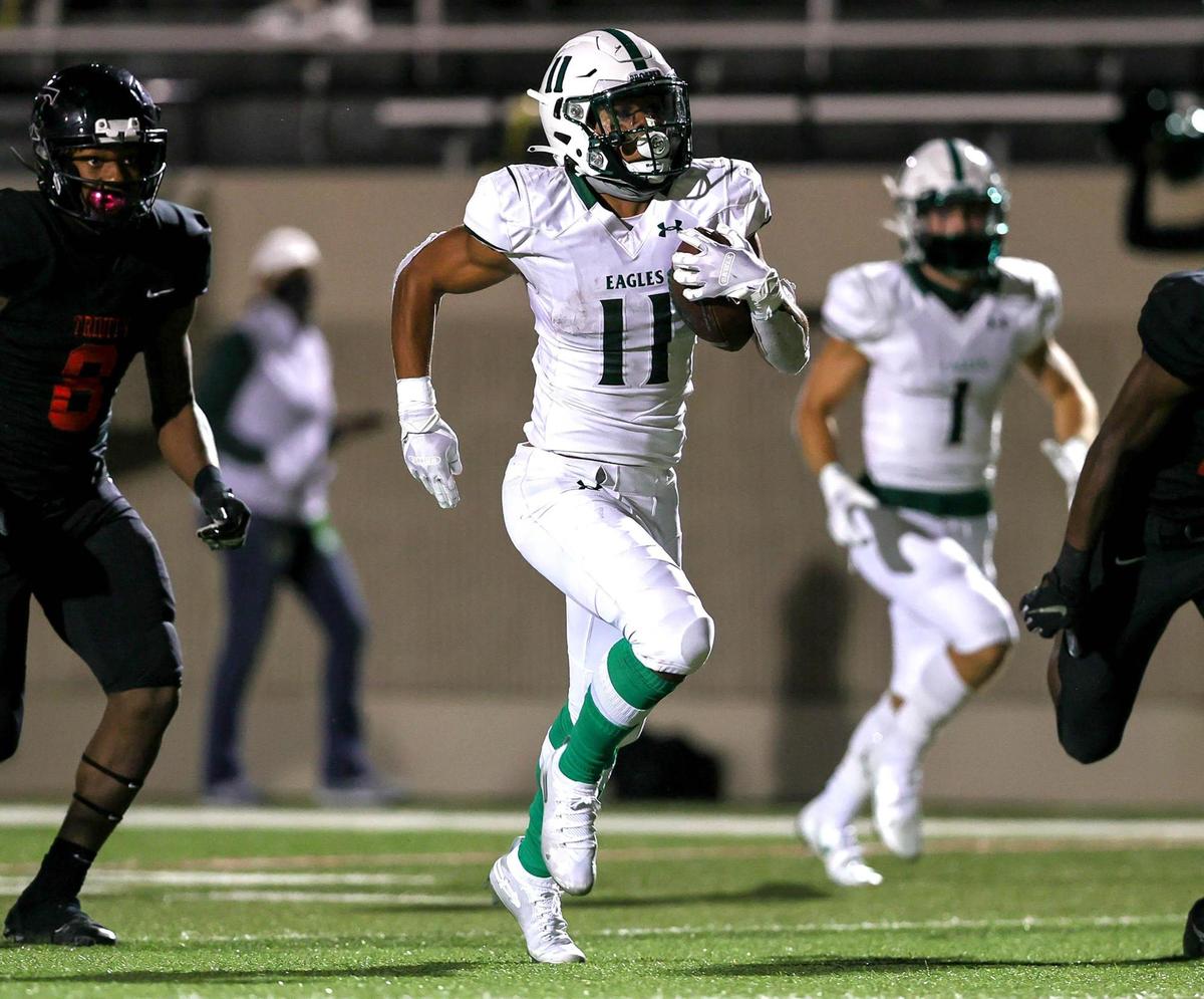 Prosper running back Noah Billings (11) goes 52 yards for a touchdown against Trinity during the second half, Thursday night, October 1, 2020 played at Pennington Field. (Steve Nurenberg Special to the Star-Telegram)