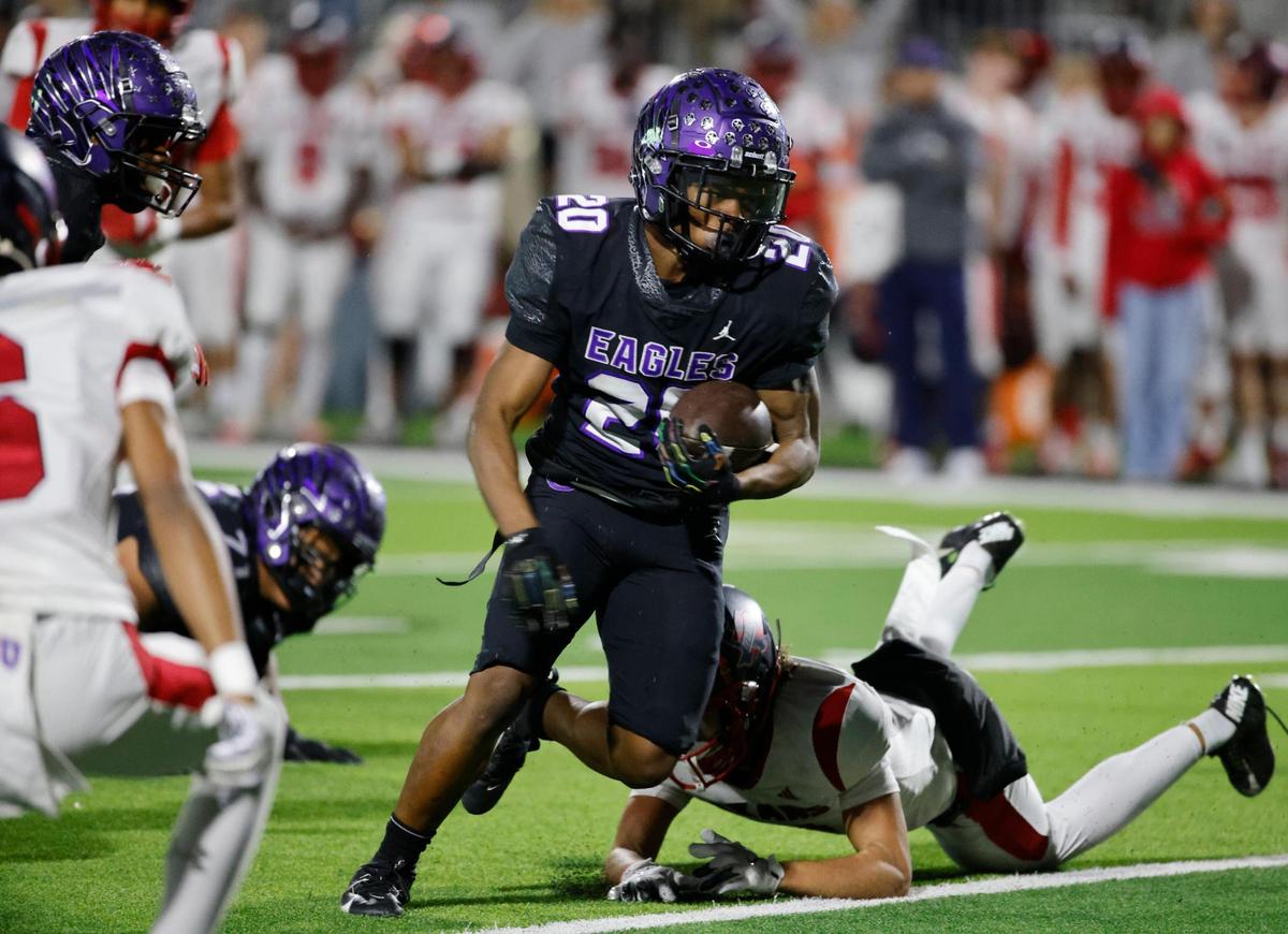 Crowley running back Kenyon Cotton (20) is the Star-Telegram’s No. 90 player to watch. 