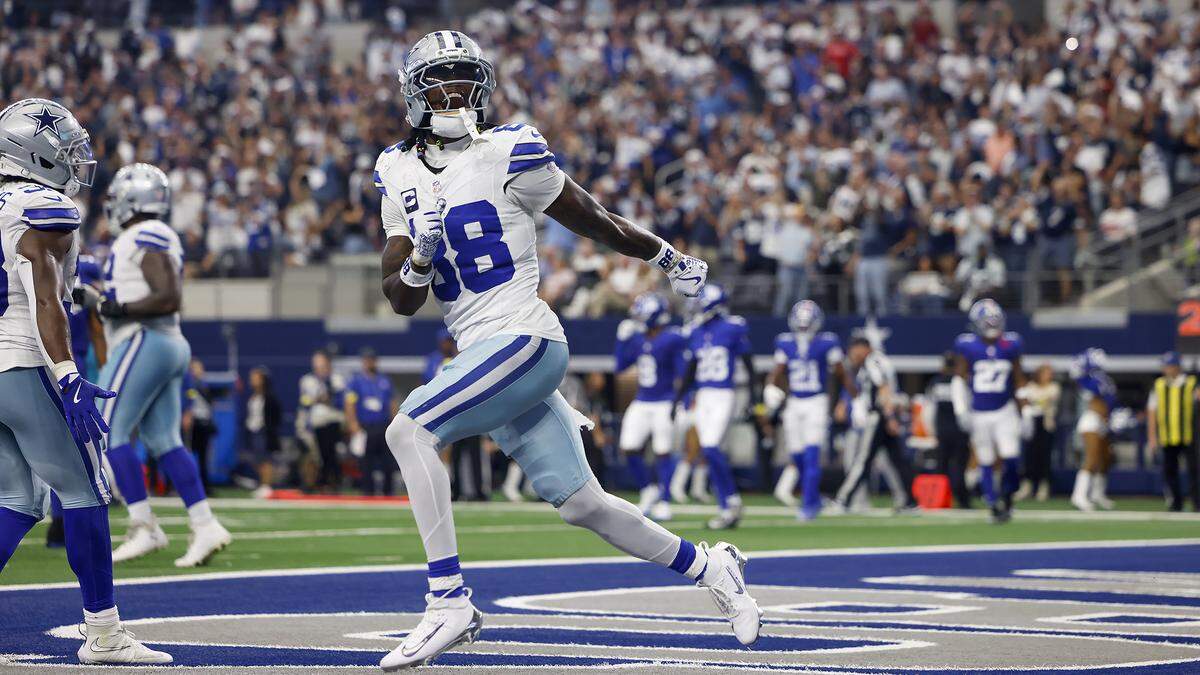 Wide receiver CeeDee Lamb celebrates after a Dallas Cowboys touchdown in the fourth quarter against the New York Giants on Sunday at AT&T Stadium.