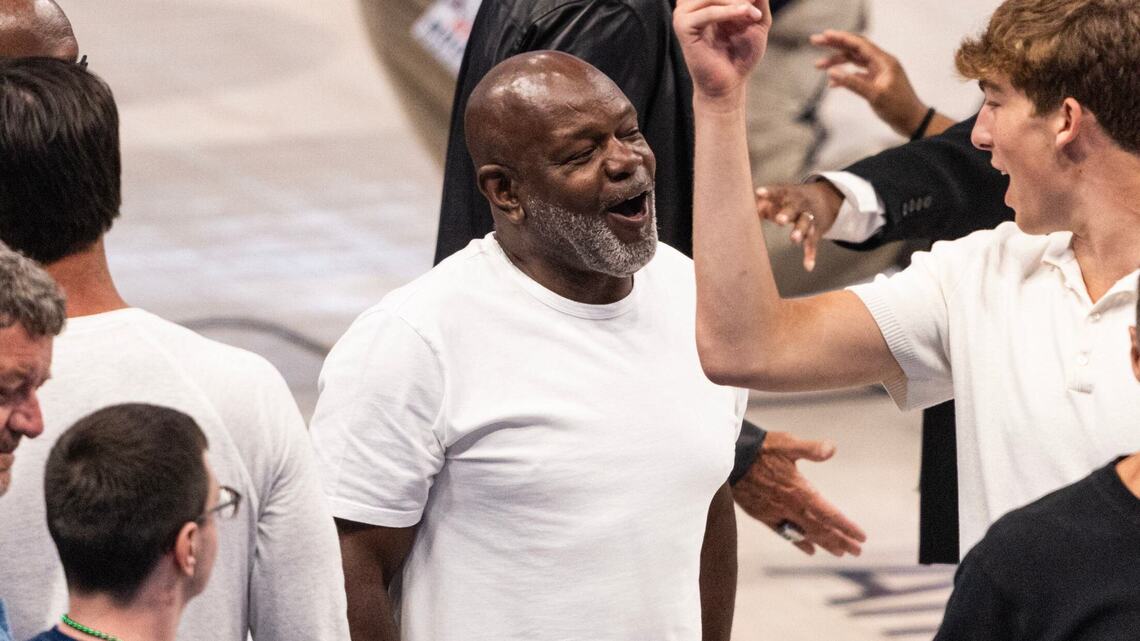 Emmitt Smith said Mavericks being in the NBA Finals makes up for Cowboys title drought