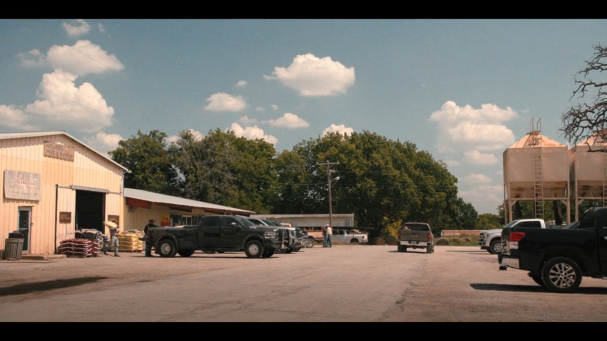 Boyd Feed Store appears in “Dutton Ranch” season 1, episode 1.