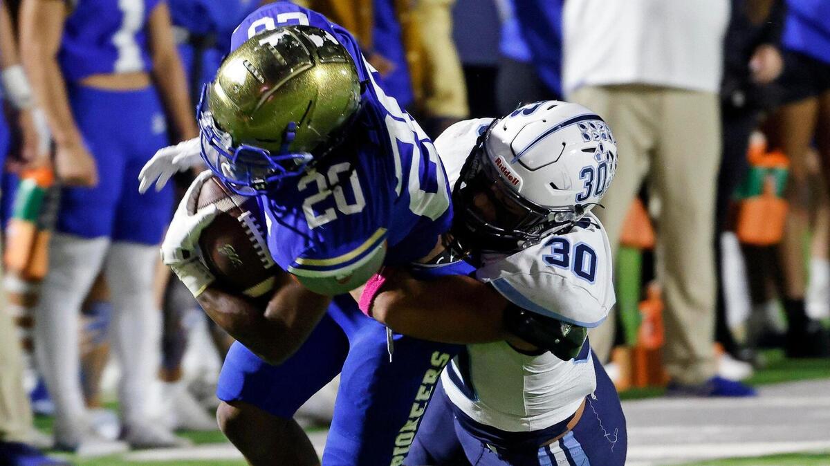 L. D. Bell inside linebacker Caleb Jones (30) is a nominee for the Fort Worth-area player of the week.