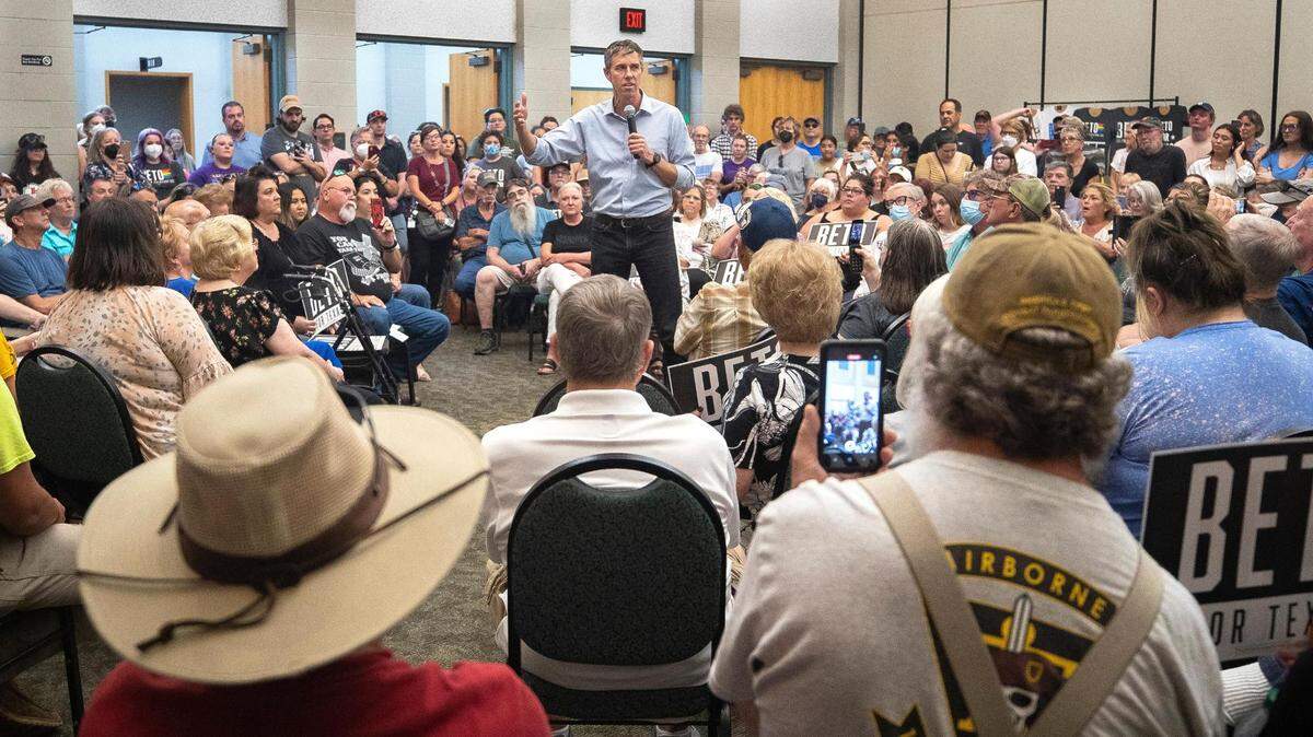 Beto O’Rourke speaks to a crowd in a town hall-style campaign stop in Decatur on Aug. 11. O’Rourke was hospitalized in San Antonio over the weekend after being diagnosed with a bacterial infection.
