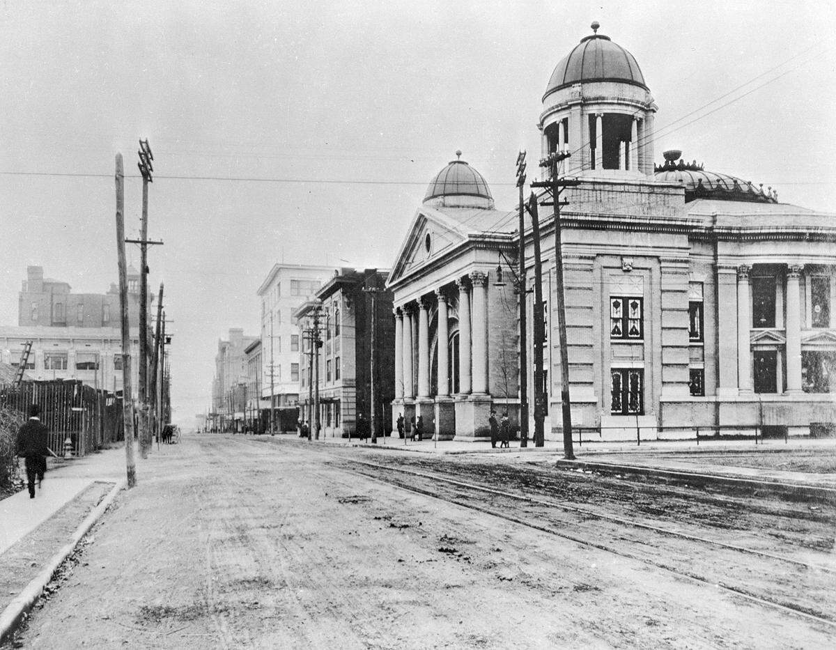 First Methodist Church, 7th and Taylor streets in downtown Fort Worth in the late 1800s or early 1900s.