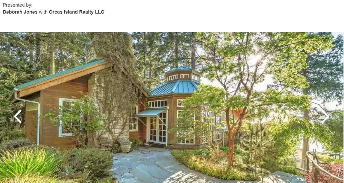 Carriage house