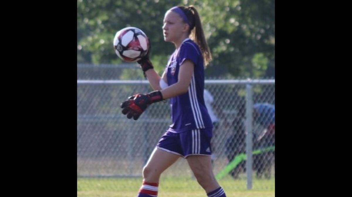 Midlothian goalie Landry Combs.
