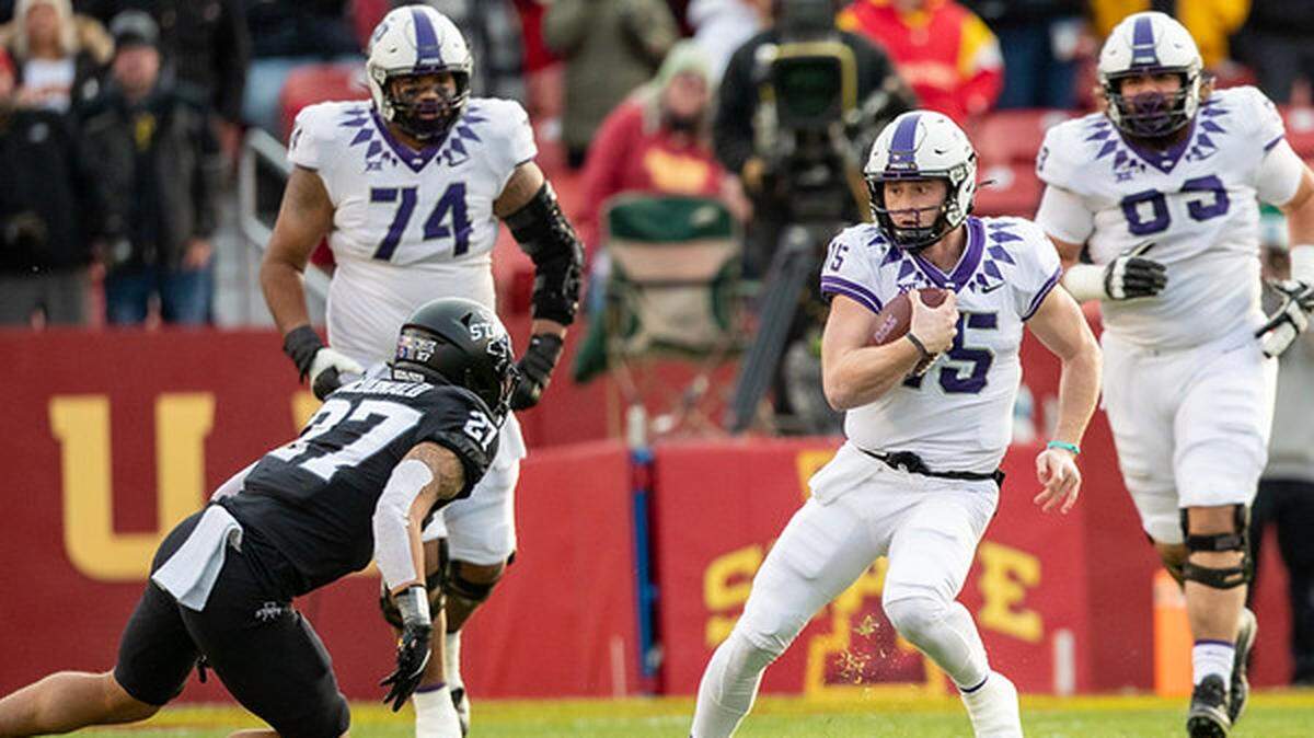 TCU QB Max Duggan, battling through a broken bone in his foot, started the Frogs’ regular-season finale at Iowa State on Friday afternoon.