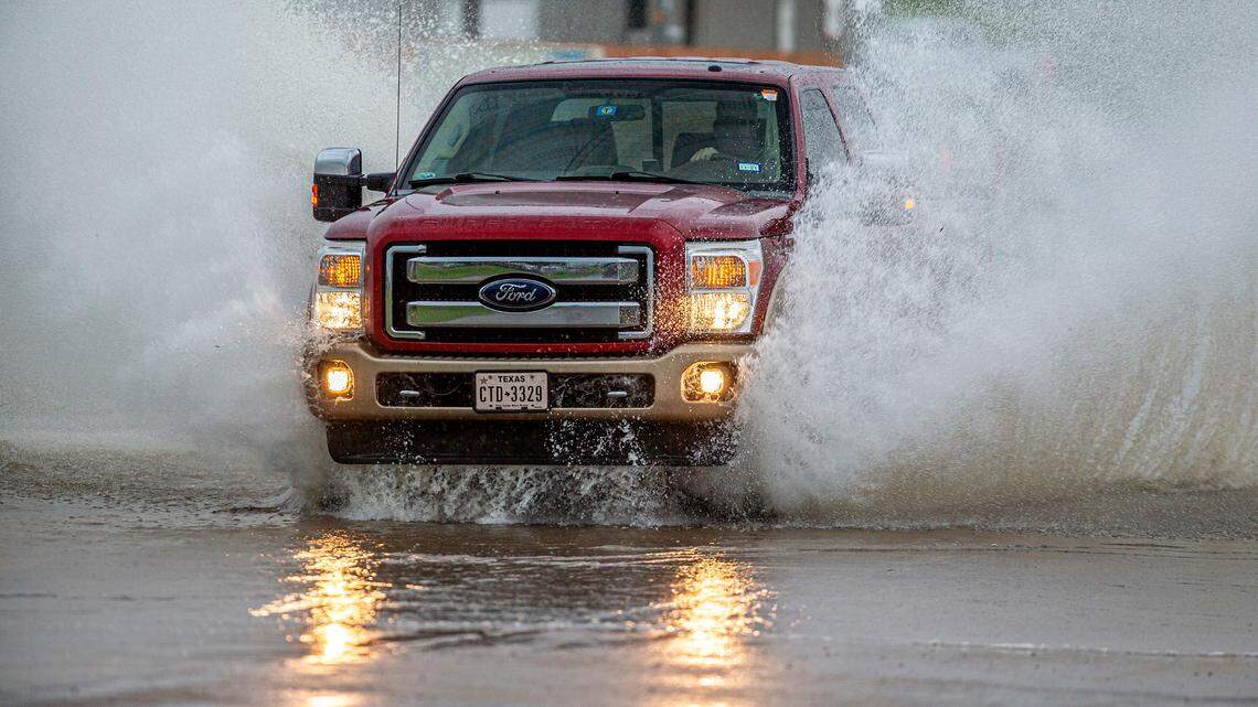 Spell of summer-like weather in North Texas will end by Friday afternoon as 1-1.5 inches of rain expected in many parts of the region.
