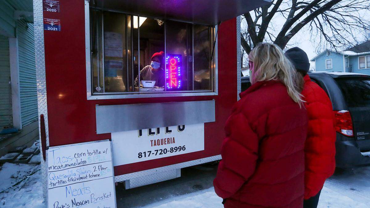 The ordinance change in Keller lays out the rules for where food trucks can operate within city limits.