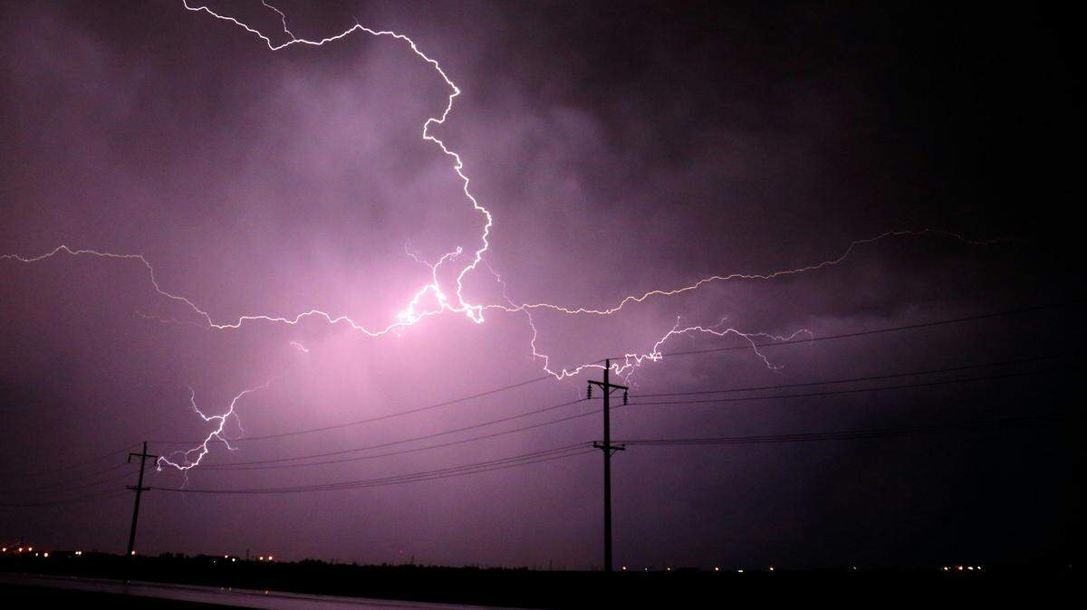 Thunderstorms and lightning
