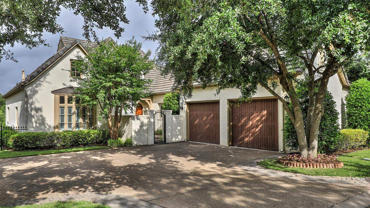 The home at 6908 Baltusrol Road is open Sunday, September 29 from 2 to 4 p.m. 
