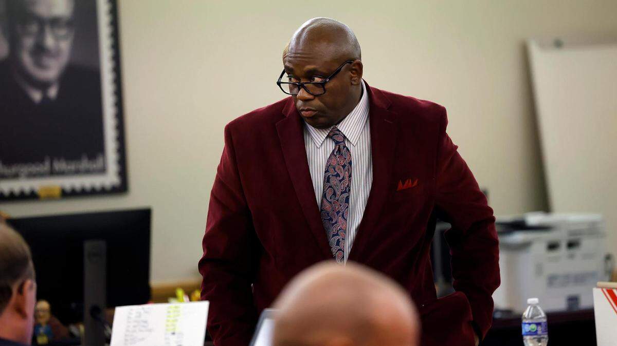 Rickey Edwards prepares to question a witness on Thursday, October 5, 2023, in Criminal District Court No. 2 in Fort Worth. Edwards, accused of shooting to death Portia Williams-Edwards and Kameion Kitchen on May 3, 2020, in Grand Prairie, is representing himself.