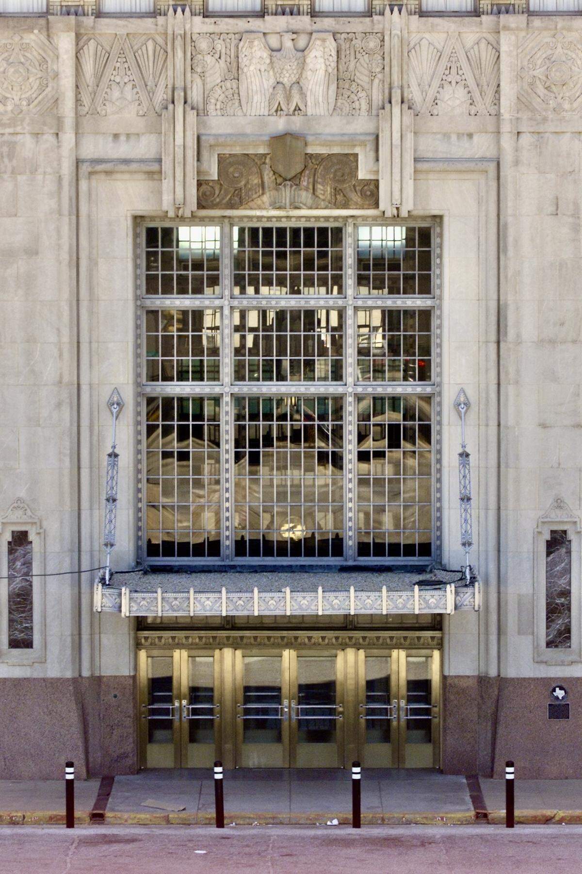Front of the former Texas & Pacific Railway Terminal in Fort Worth (”T&P Station”), now Texas and Pacific Lofts, as seen Aug. 1, 2001, from the former Interstate 30 overhead expressway that was later demolished above West Lancaster Avenue.