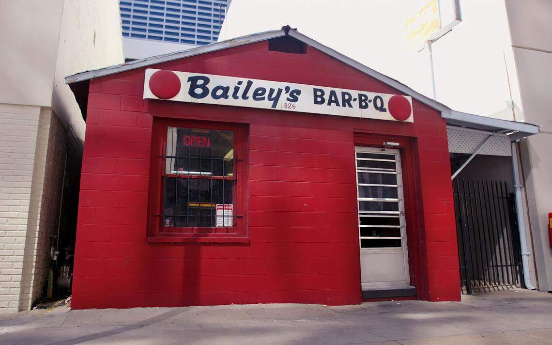 Bailey’s Bar-B-Que as it looked Sept. 14, 2006.