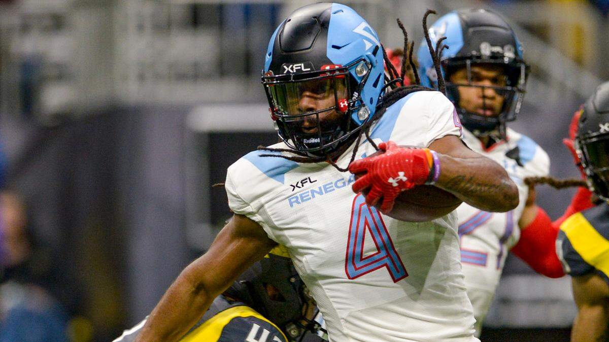 The Arlington Renegades’ Joe Powell scored the only touchdown against San Antonio.
