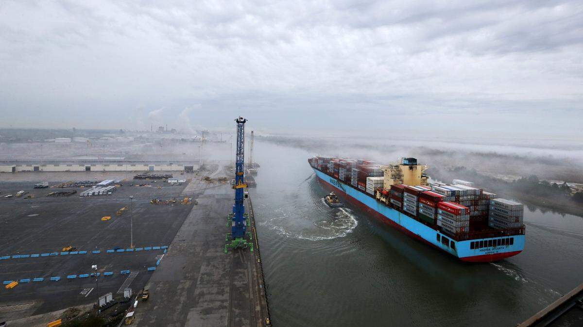 A container ship passes Ocean Terminal in route to the Georgia Ports Authority Garden City Terminal.