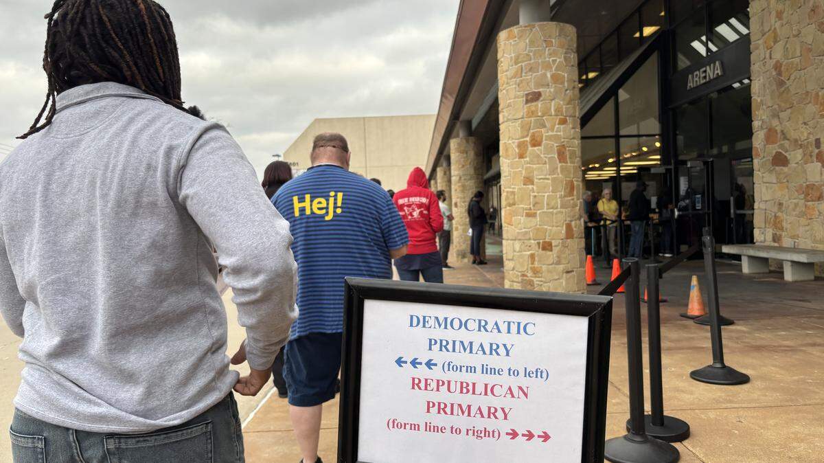 Democrats stood in an hour-long line at the Elzie Odom Athletic Center on the March 3, 2026 Election Day while Republicans could walk right in. Because the primary election was run by the parties, voters used separate machines depending on which ticket they were voting on.