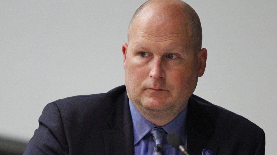 State Rep. Tony Tinderholt, at a 2016 hearing in Fort Worth, said Wednesday that he had apologized for his Twitter post about Ramadan.