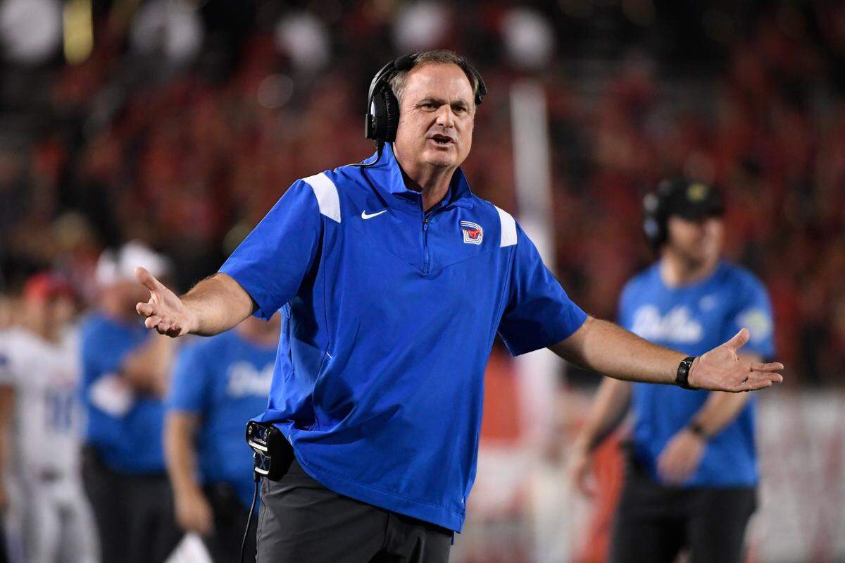 New TCU football coach Sonny Dykes, shown during SMU’s game against Houston in October, has Dallas fans throwing up their hands. (AP Photo/Justin Rex)