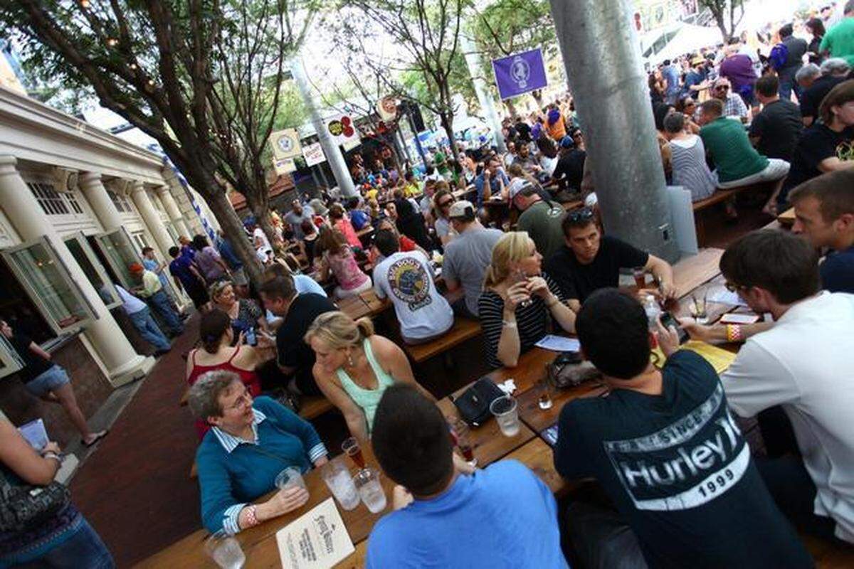 The patio at Flying Saucer in downtown Fort Worth