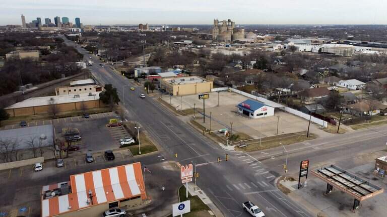 Developer breaks ground on Hemphill corridor apartment project