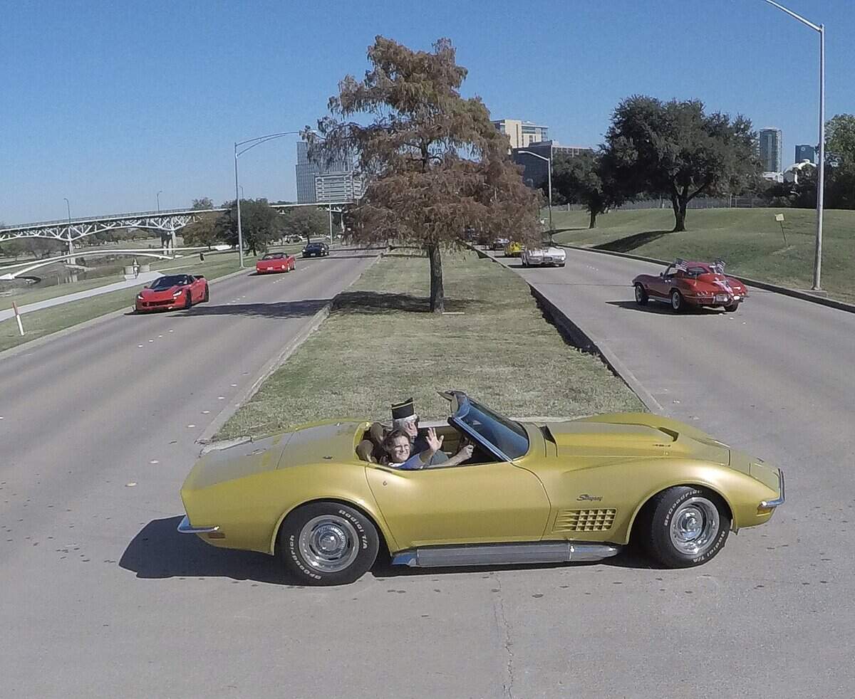 Nov. 11, 2020: Social distanced Corvettes make the turn-a-round during the Veterans Day Parade in Fort Worth. Due to Covid and downtown construction, this years parade did not travel through downtown. It traveled 1 1/2 miles along the Trinity Trail down North Forrest Park Boulevard, then made a U-turn and returned along the same route.