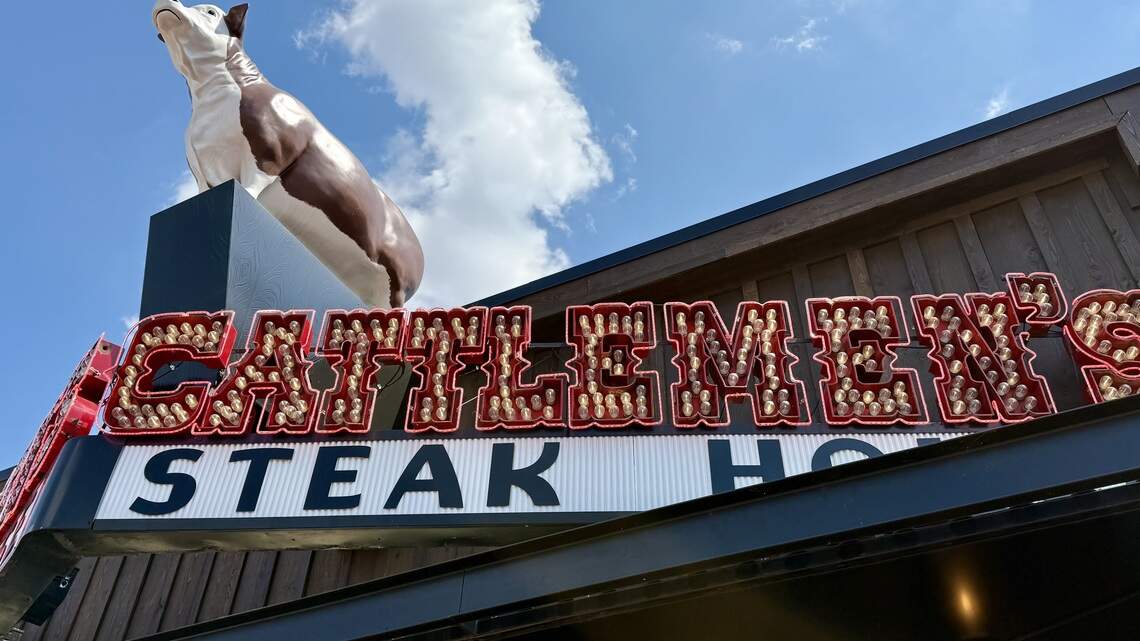 Cattlemen’s in Fort Worth adds a patio, plus a Wynn chef from Vegas