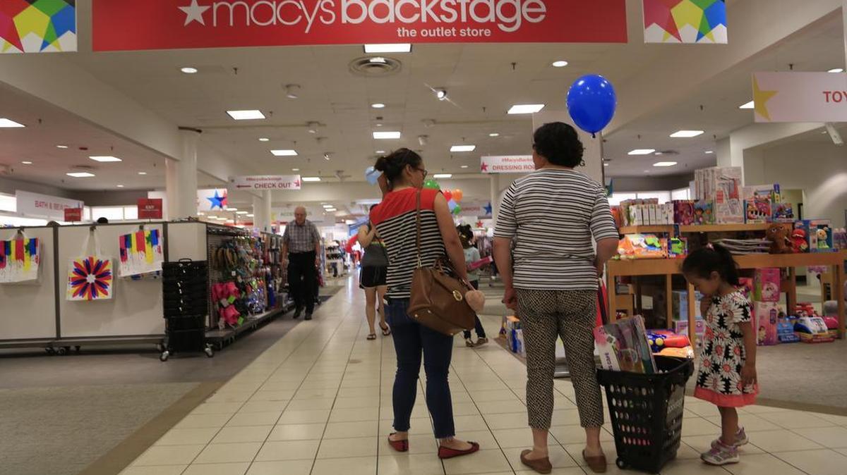 Macy’s plans to hire 180 people in North Texas for the holiday season.