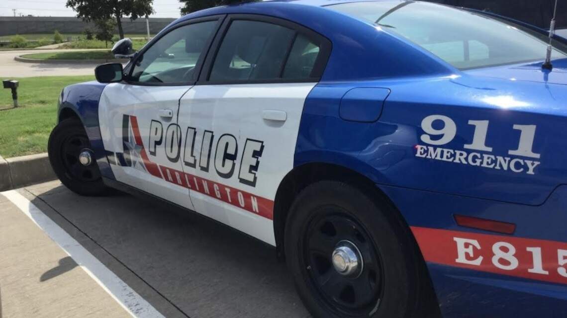 1 injured in crash involving 18-wheeler on I-20 in Arlington, police say