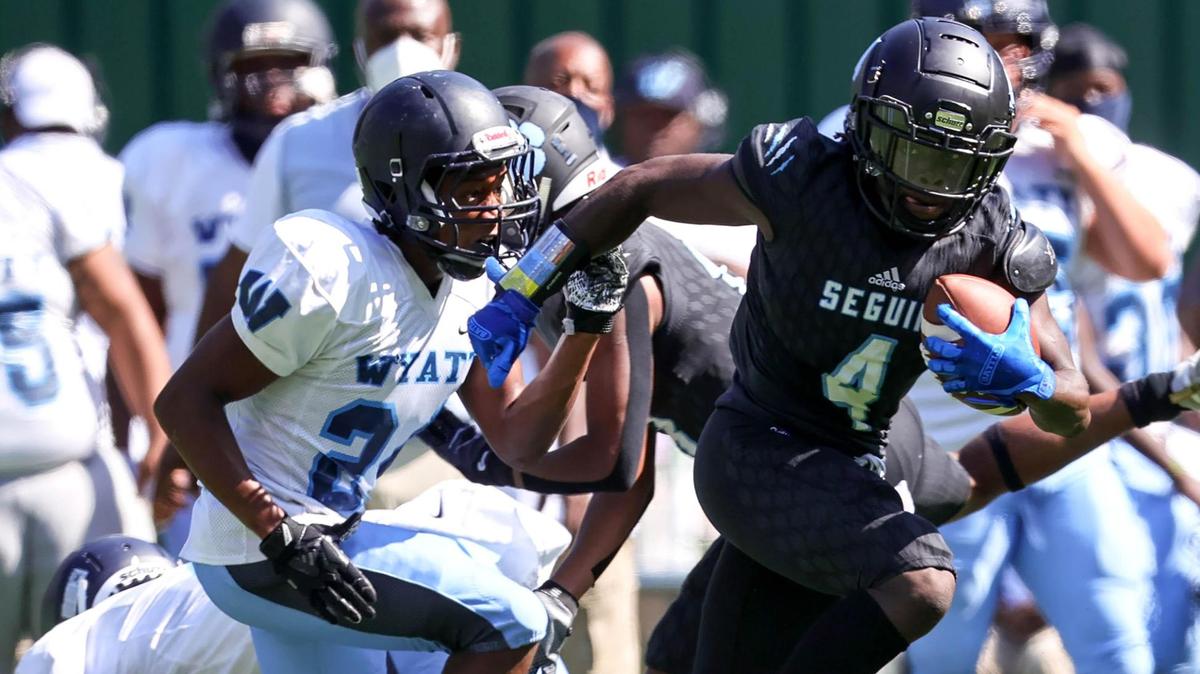 Arlington Seguin canceled its playoff game Friday with South Oak Cliff due to COVID-19. (Steve Nurenberg Special to the Star-Telegram)