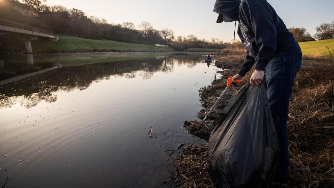Fort Worth is competing in first-ever litter ‘cleanup challenge.’ How you can help