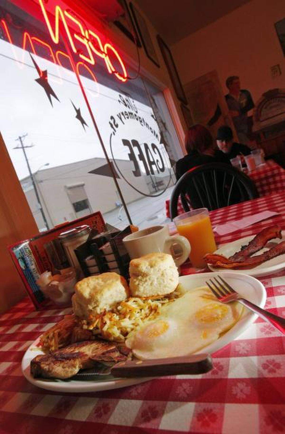Montgomery Cafe 03