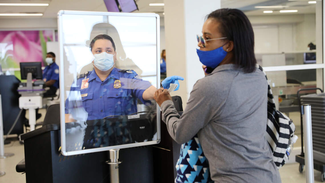 ‘Smart bathrooms’ at DFW Airport, and what else to expect during Thanksgiving travel