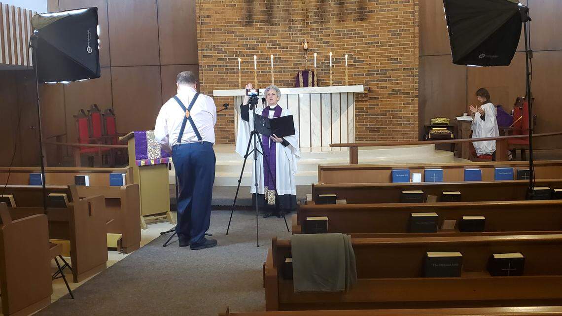 ‘Thank God for this technology.’ Fort Worth-area churches open online doors for worship