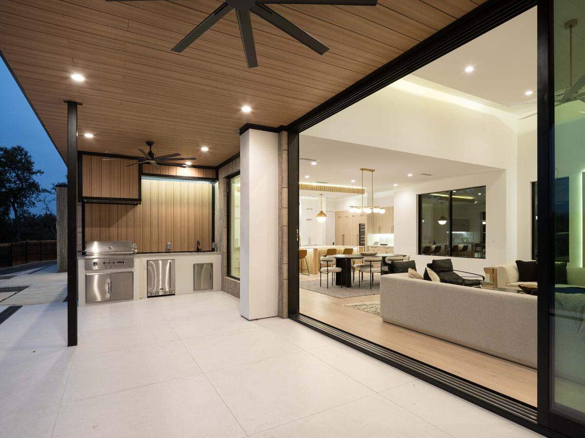 Indoor/outdoor floorplan