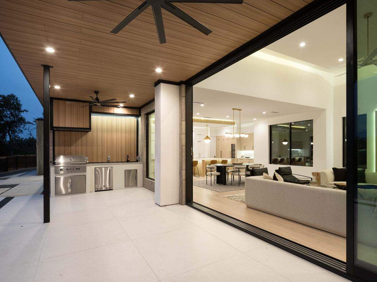 Indoor/outdoor floorplan