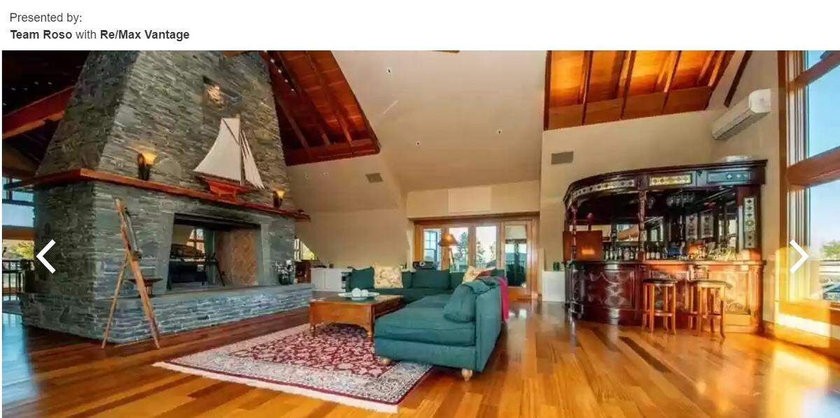 Living room/Bar