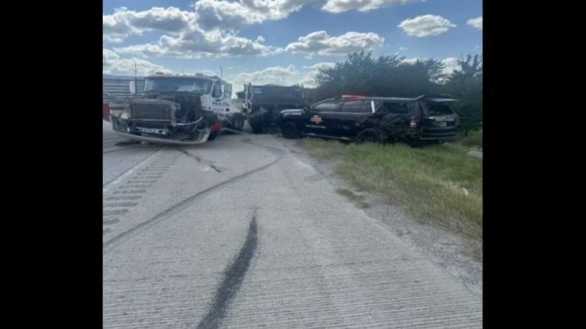 18-wheeler hits DPS patrol car as trooper conducts traffic stop on North Texas highway