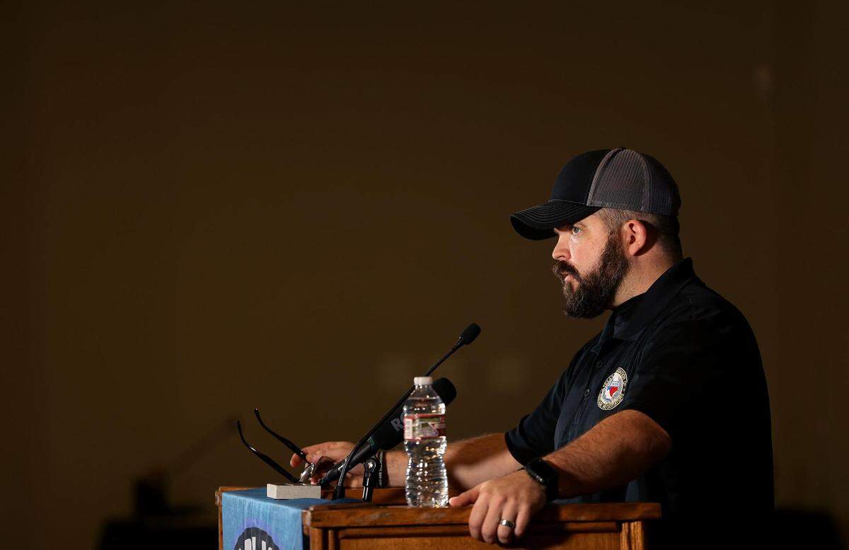 Everman Police Chief Craig Spencer gives an update on the search for missing 6-year-old Noel Rodriguez-Alvarez on Monday, March 27, 2023. Spencer said he is still missing and they have not found evidence to show whether he’s alive or dead.