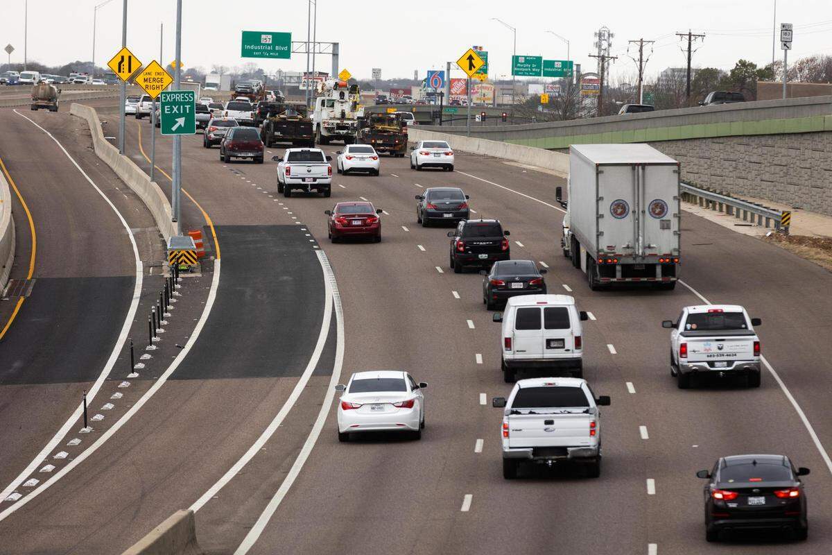 Airport Freeway between Texas 26 and NE Loop 820 was the sixth most congested roadway in Tarrant County in 2020. This stretch is slowest between 5:30 p.m. and 5:45 p.m.