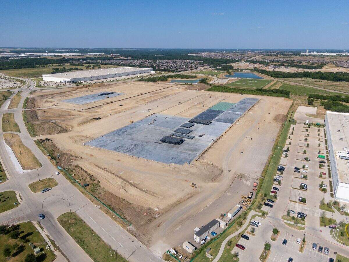 An aerial view of an industrial warehouse under construction for contract beverage producer Carolina Beverage Group.
