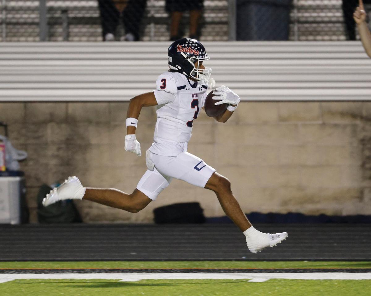 Denton Ryan wide receiver Lorenzo Hill (3) takes it down the sidelines untouched for six during a UIL football game at Buchanan Stadium in Aledo Texas, Friday, Oct. 04, 2024.