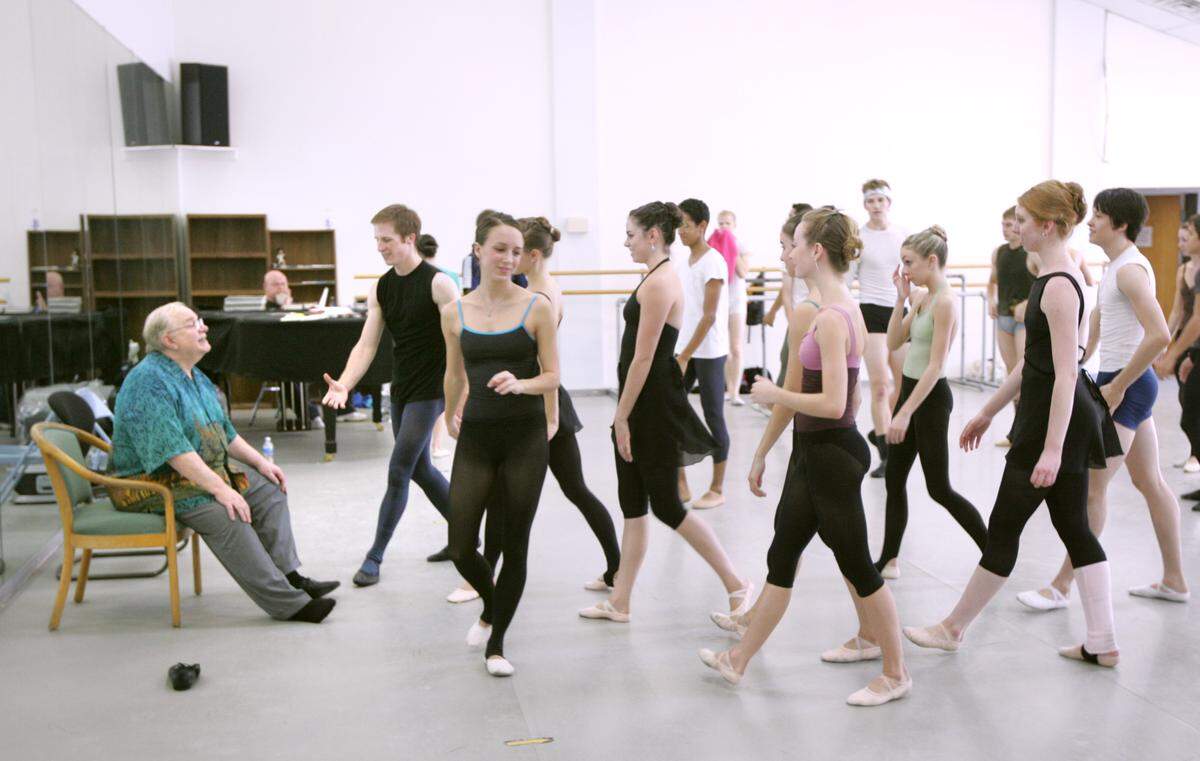 Texas Ballet Theatre dancers thank Artistic Director Ben Stevenson after class on Friday, August 29,2008. Dancers are continuing to rehearse as they work to raise funds to keep the ballet in business.  (Fort Worth Star-Telegram/Joyce Marshall)